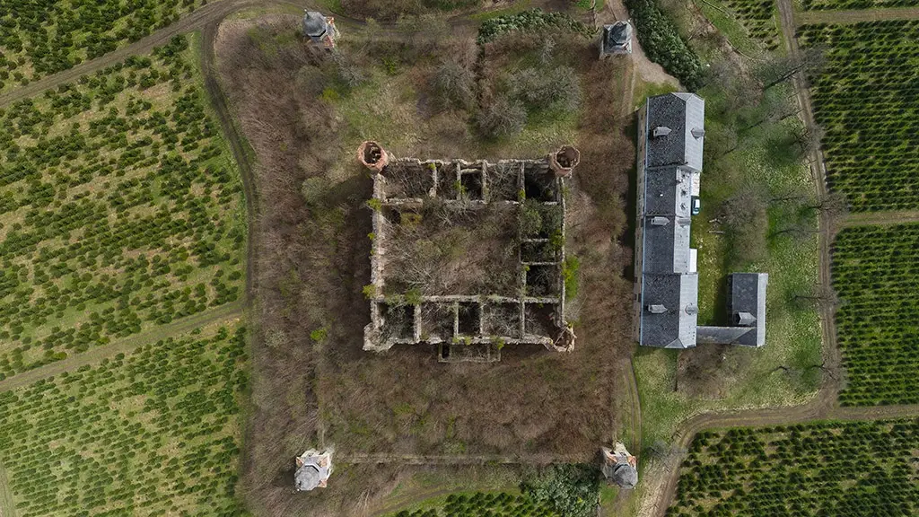 Luftbild Schlossruine Schrattenberg bei Scheifling